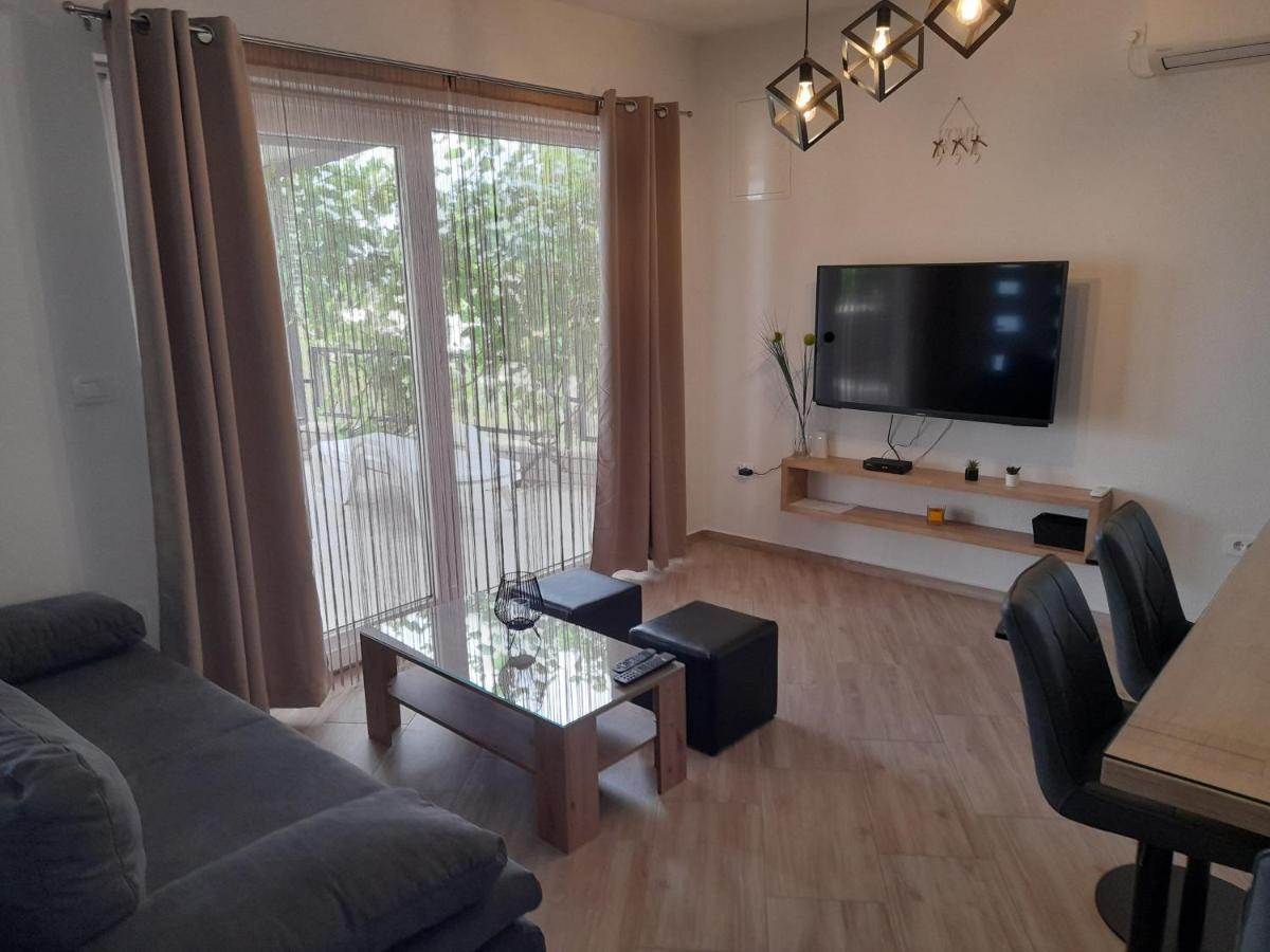 Apartmani Petra Primošten Buitenkant foto