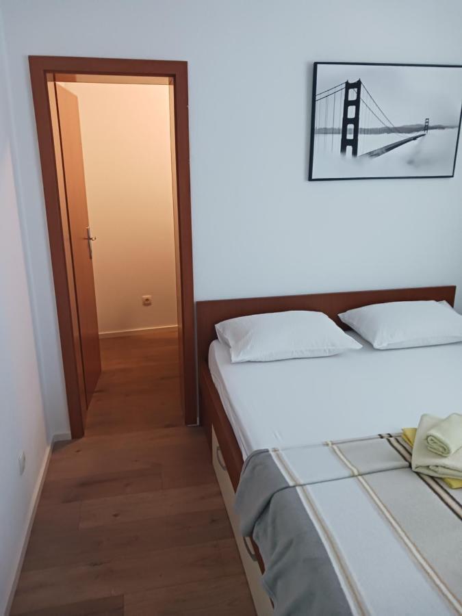 Apartmani Petra Primošten Buitenkant foto