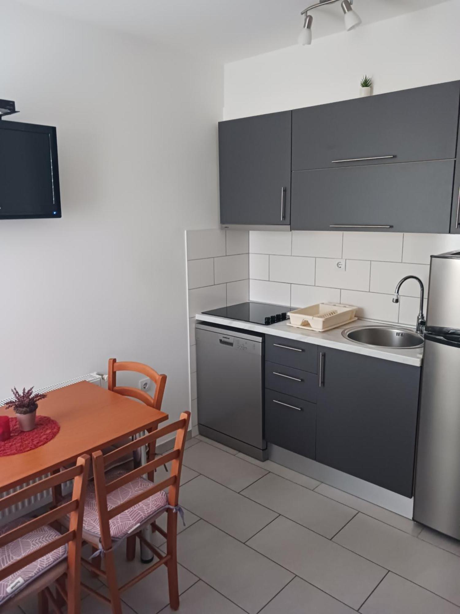 Apartmani Petra Primošten Buitenkant foto